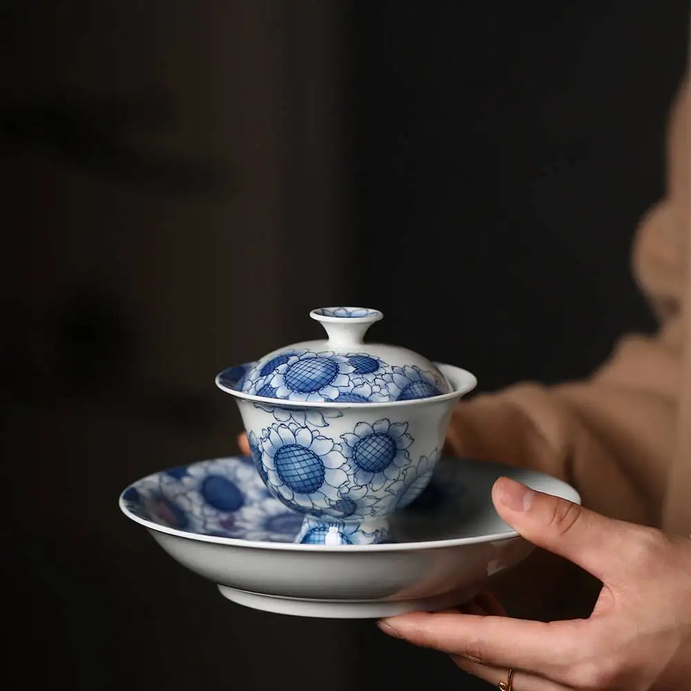 Hand-painted blue and white cover bowls in Jingdezhen, the mainland of China, thin tire, anti-scalding design, antique second-ta