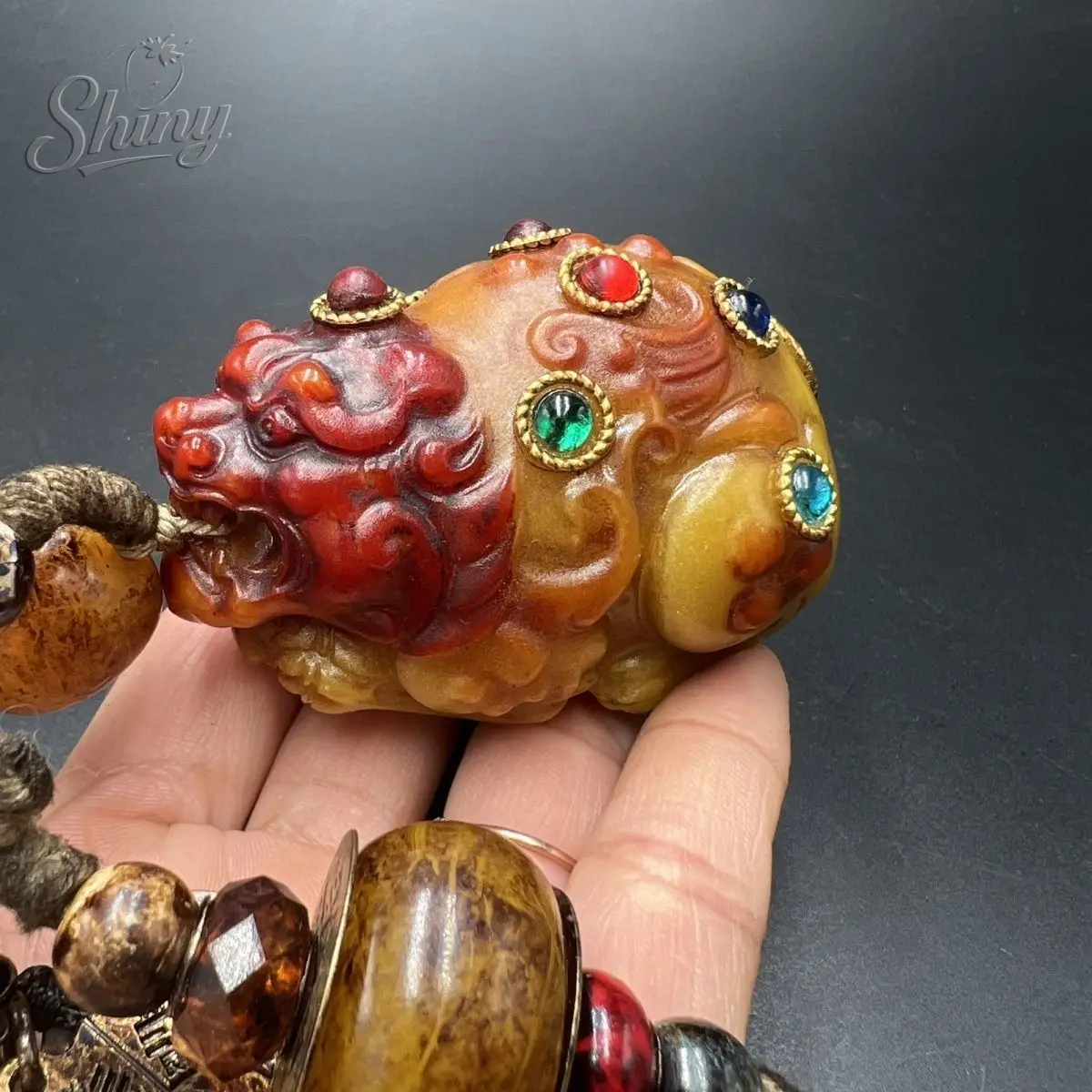 

Antique Shoushan Stone, Tianhuang Stone, Pi Xiu Hand-held Piece with Inlaid Beads, Five Emperors Coins Bell Hand-held Piece