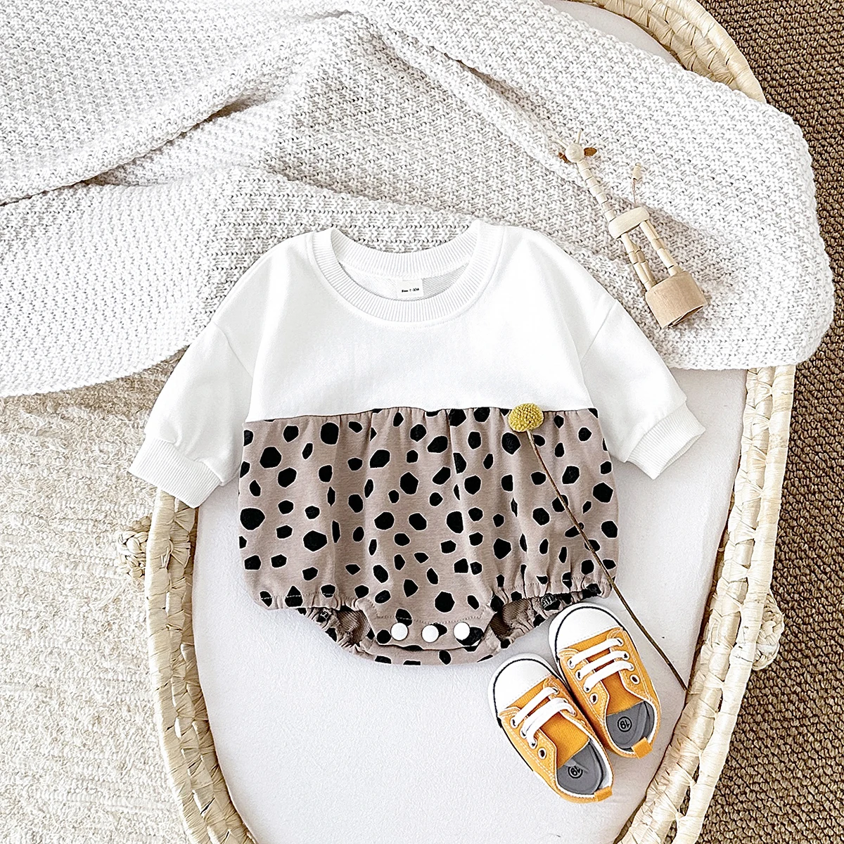 

Korean Toddler Infant Baby Girl Clothes Baby Bodysuits Leopard Print Triangle Bubble Romper Long Sleeve Jumpsuit Newborn Clothes