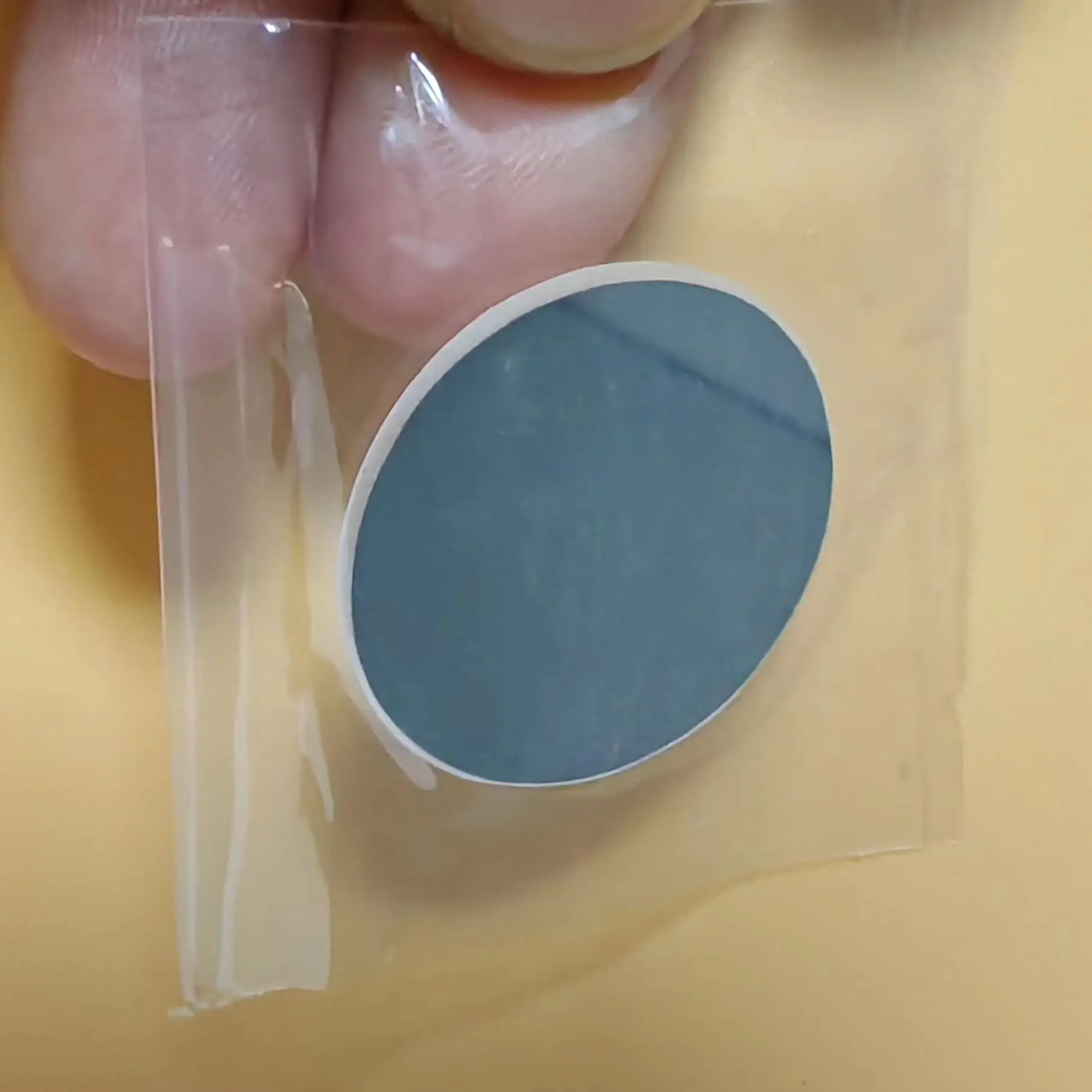 NP1064 Narrowband Filter Central Wavelength 1064nm±4nm Bandwidth 30nm Transmittance 90% OD3 Multiple Sizes Thickness 1mm