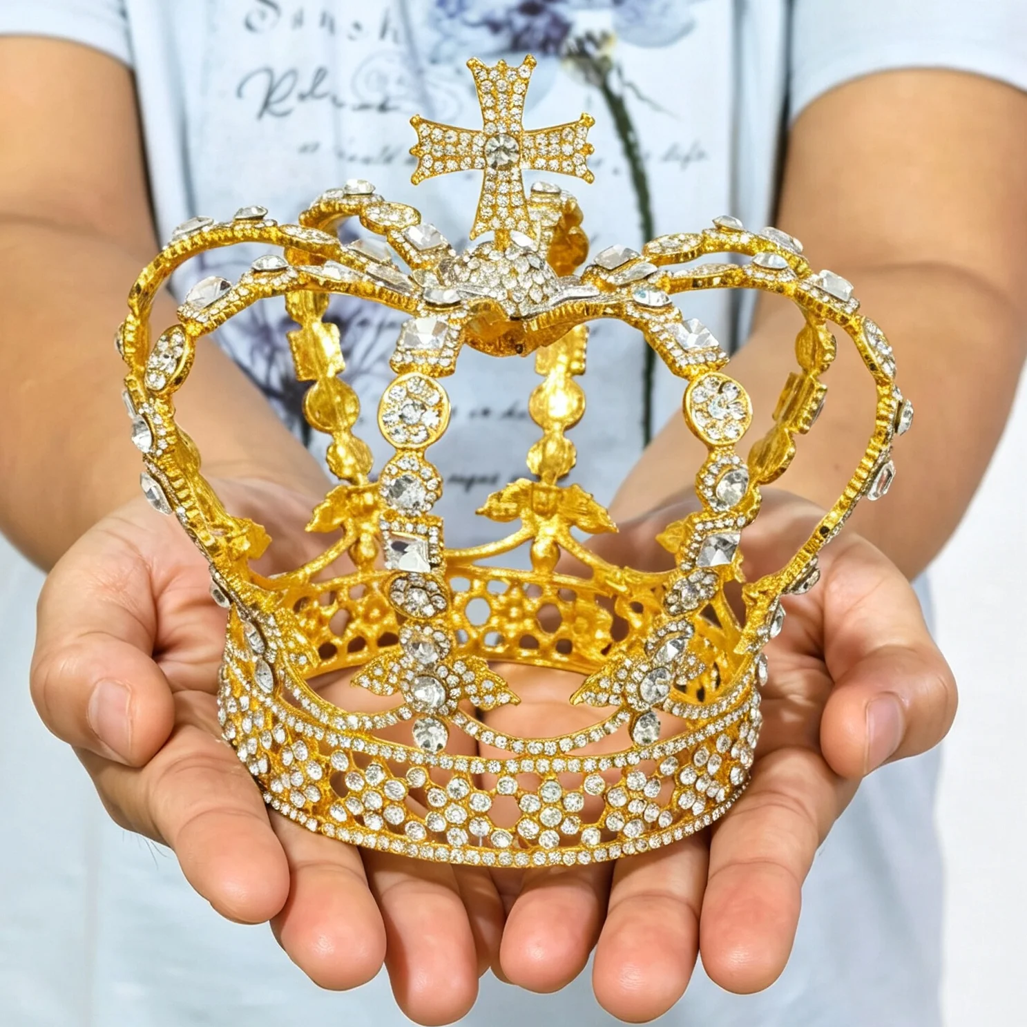 Full Round Baroque Crystal Tiara Crown Cross Royal Pageant Headwear Luxury Rhinestone King Crown for Wedding & Cosplay
