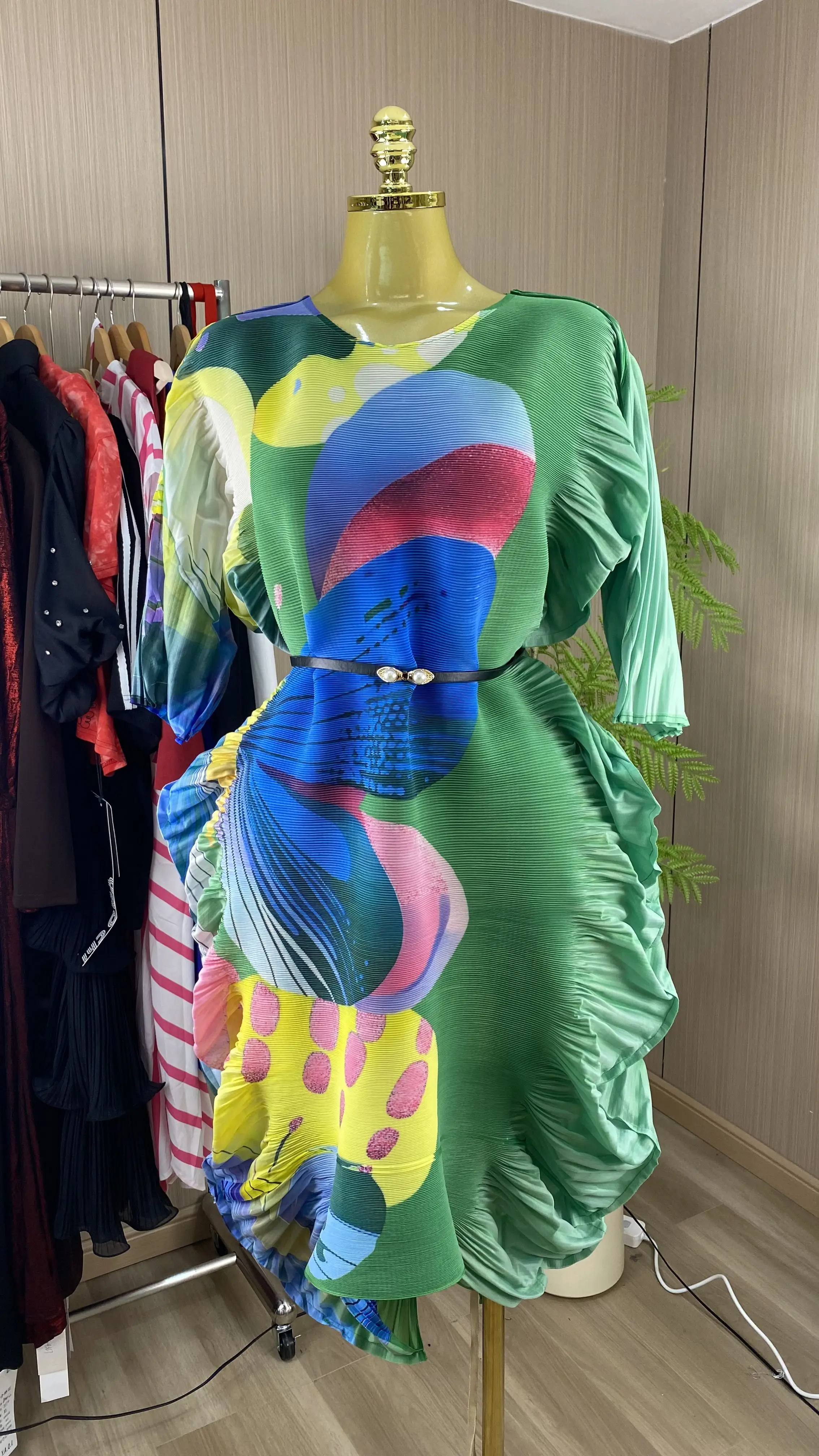 The latest pleated style round neck colorful elegant high-end summer Miyazaki-style garment, suitable for women.-GZXX884