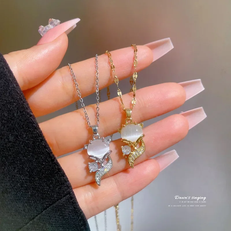 Light Luxury Micro Gold Fox Opal Necklace For Women New Clavicle Chain Light Luxury Niche Design Jewelry Gift For Women
