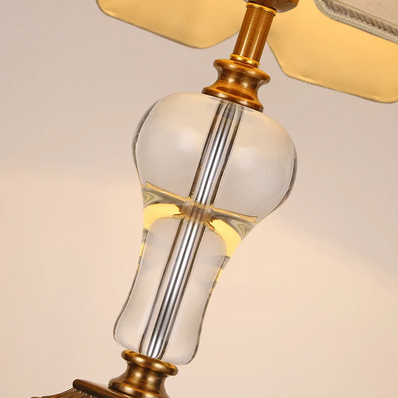 Alta gama, aleación de zinc, estilo europeo, moderno, simple, lámpara de escritorio, dormitorio, mesita de noche, piso