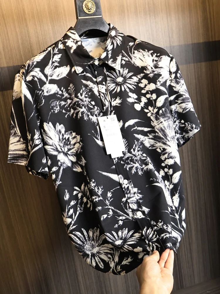 

Lightweight Breathable Summer Short Sleeve Shirt Men's Loose Fit Comfortable Cooling Feel Fashionable Urban Style Modern Wind