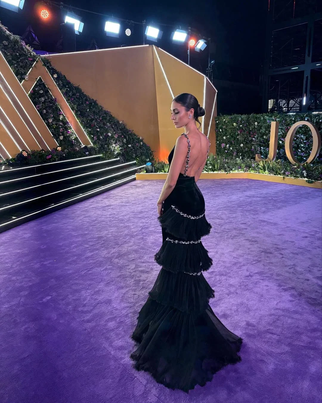 バックレスブラックチュールボールガウンイブニングドレスカクテルパーティーフォーマルウェアスパンコールとフリルカスタマイズ