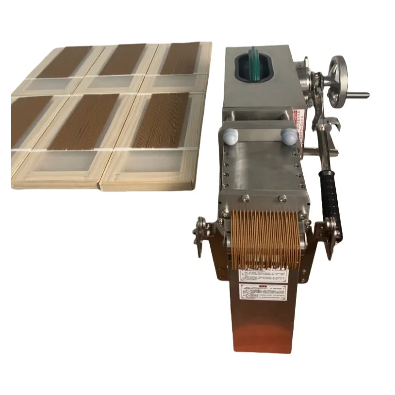 

Эффективная ручная машина для производства агарового дерева для основных компонентов, таких как стержни, катушки и оборудование из полого агарового дерева.