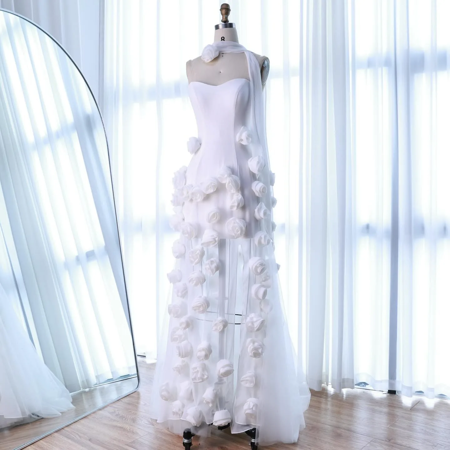 

Modern Tailored Wedding Dresses Sweetheart High Split Appliques 3D Handmade Flower Zipper Backless Noble Bridal Gowns Customized