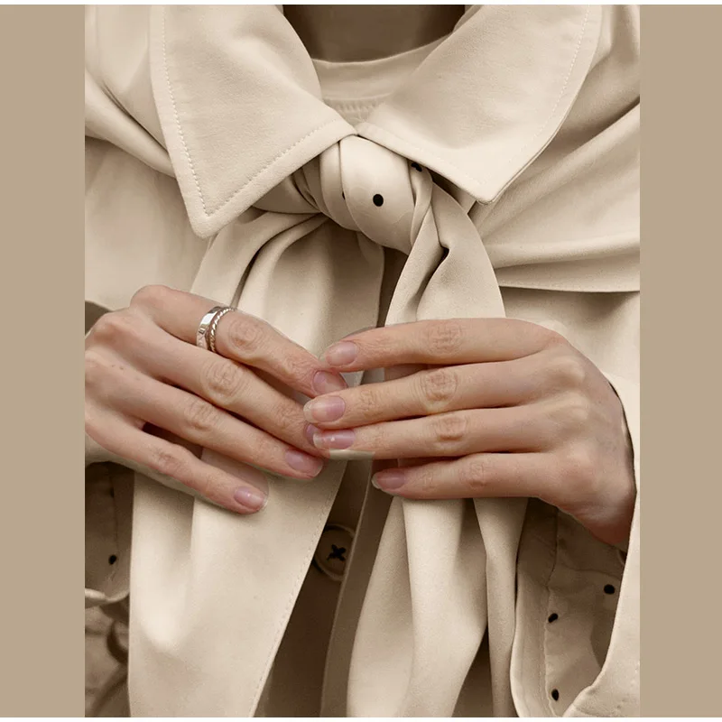 Solider Trenchcoat mit gepunktetem Futter, doppelseitiger Cape-Jacke mit Gürtel, tailliert, mit Knöpfen, Herbst 2026, Damenmode, Streetwear-Jacke – Detail 11