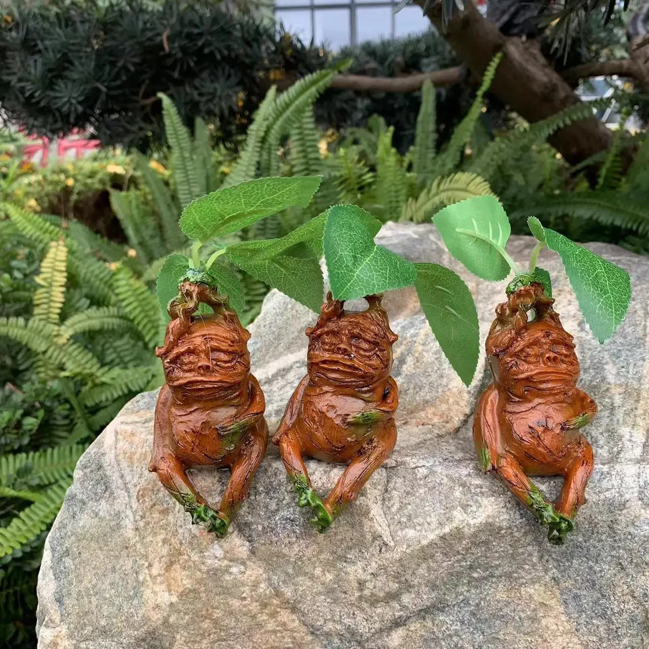 Mandrake Grass Resin Statue Landscape Ornament Art Figurine Crafts for Outdoor Garden Courtyard Living Room Bedroom Decoration