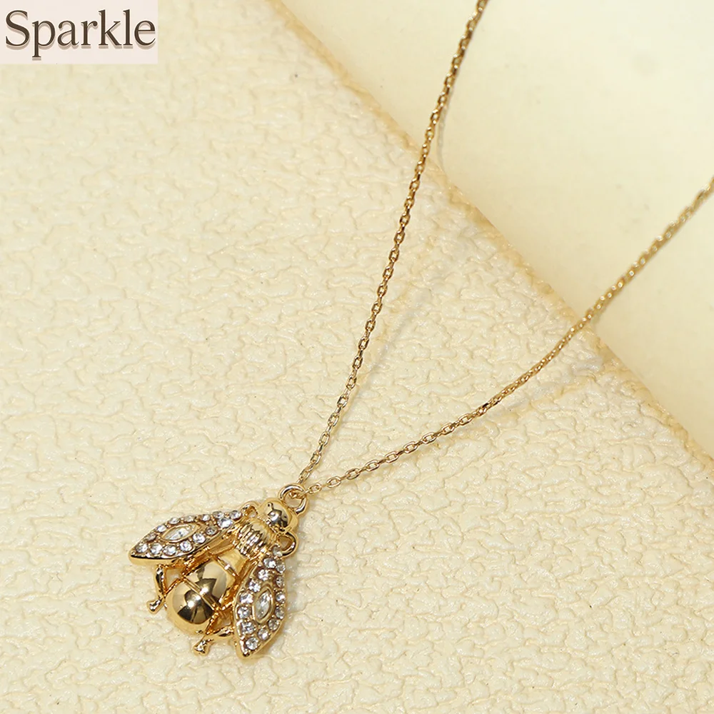 

Gold Color Zircon Inlaid Ladybird Bee Pendant Necklace for Women High Quality Clavicle Chain Fashion Cute Funny Jewelry Gifts