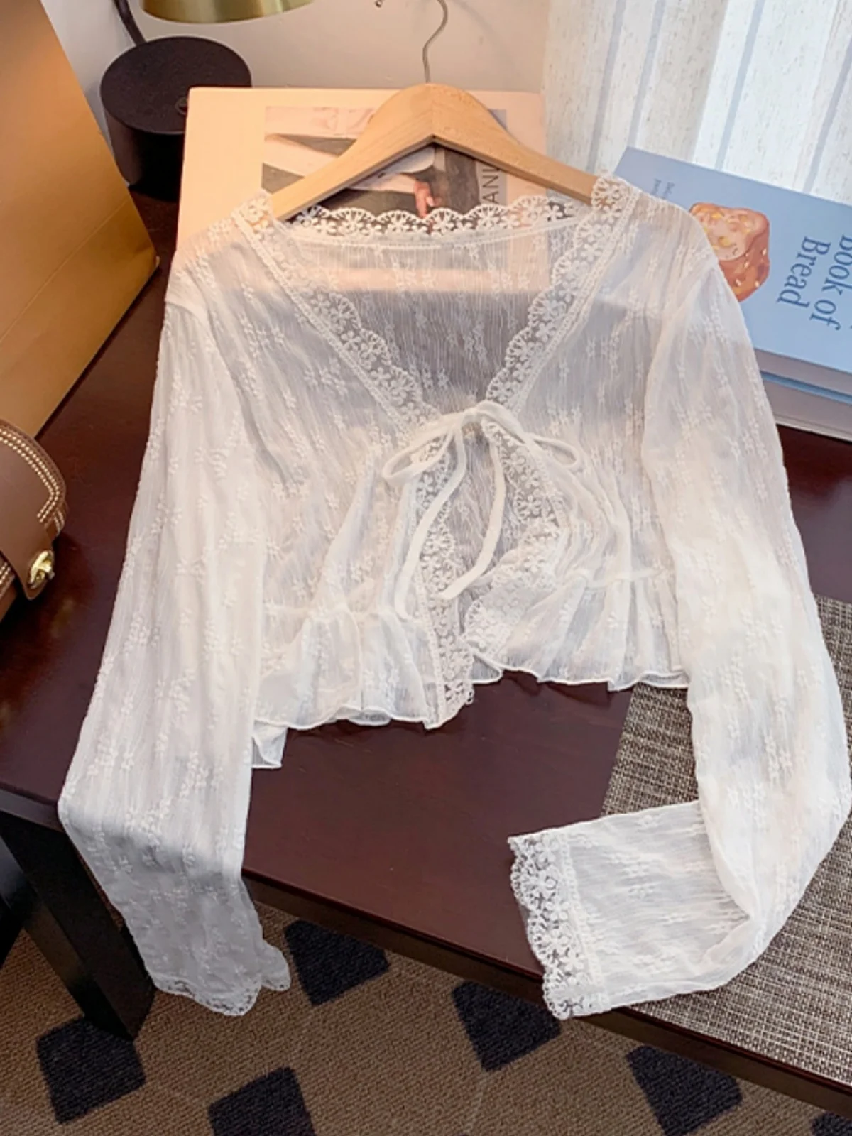 

Lightweight Long Sleeve Lace Crop Cardigan Women's Summer Fashion Sun Protection Shirt Sweet Style Loose Fit Pure Color