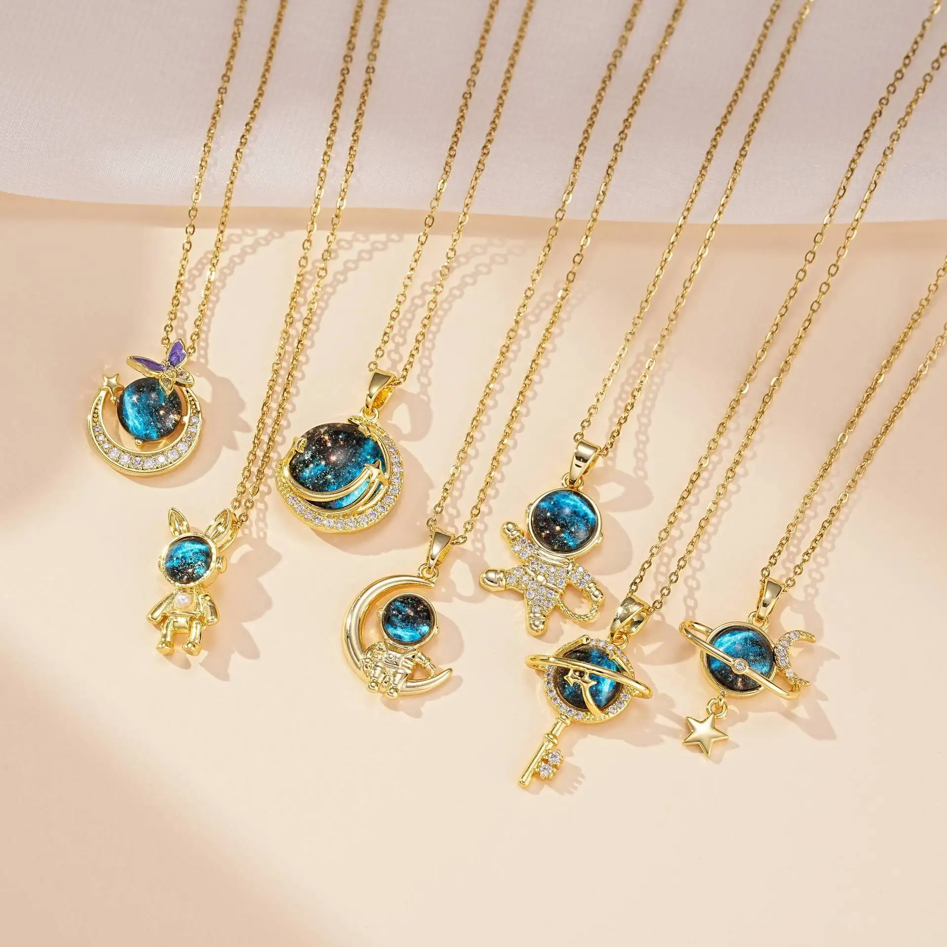 Mode exquisite Sternenhimmel Planet Anhänger Halskette luxuriöse Weltraum Astronaut Stahl Schlüsselbein Halsband Ketten mit Sternen und Mond