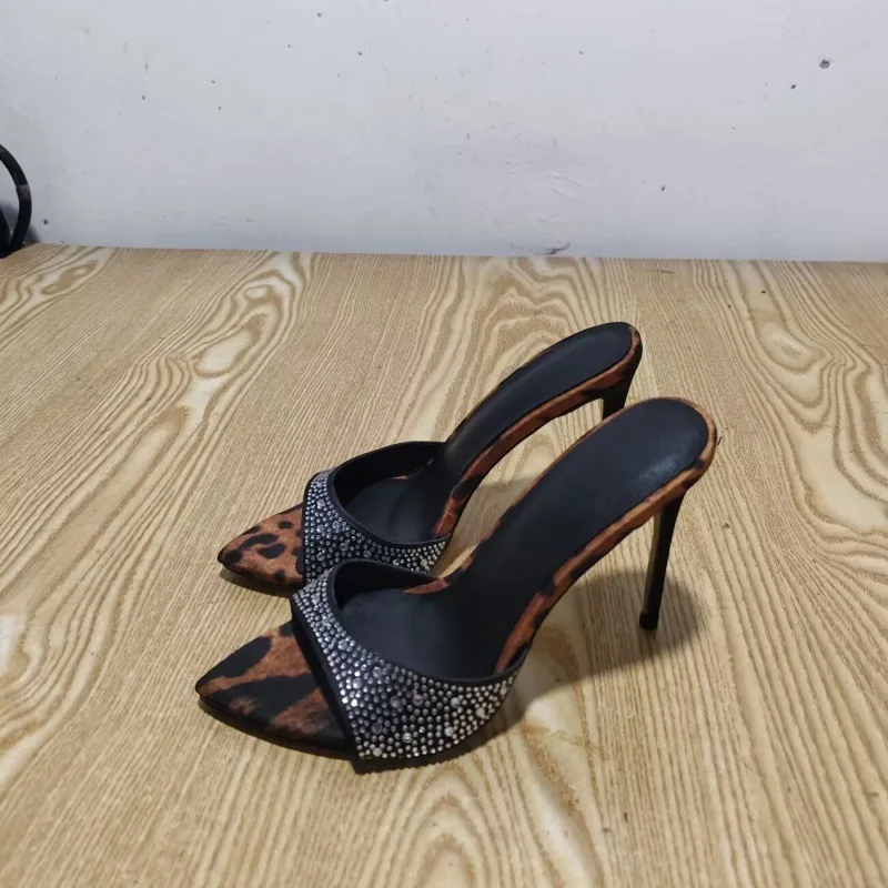 

Fashion Sexy Niche Sandals Pointed Leopard Print Stiletto Women's Shoes Banquet High Heels