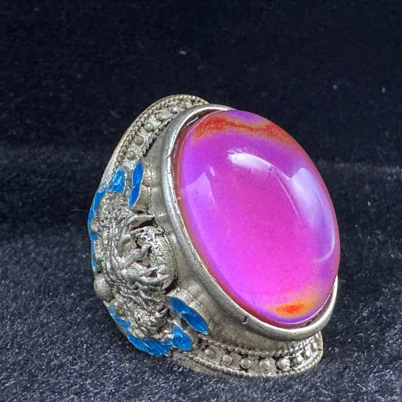 2026 Bestseller Handcrafted Open Ring Vintage Silver‑Tone Setting Inlaid Oval Pink Cabochon Color‑Changing Stone Retro Statement