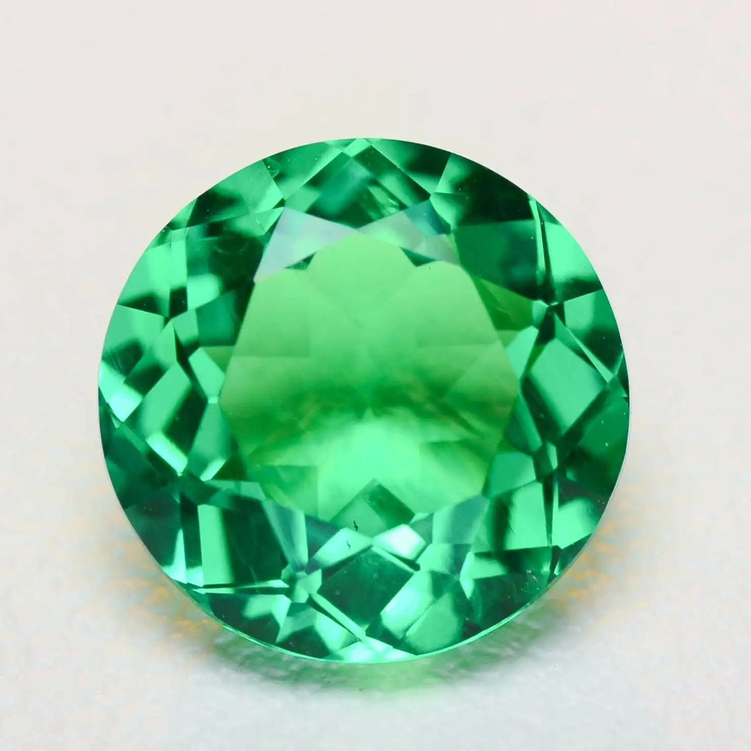 Lab-Created Hydrothermal Emerald Columbian Color Loose Gemstones Round Brilliant Cut Faceted With Inclusions & Abrasions Natural