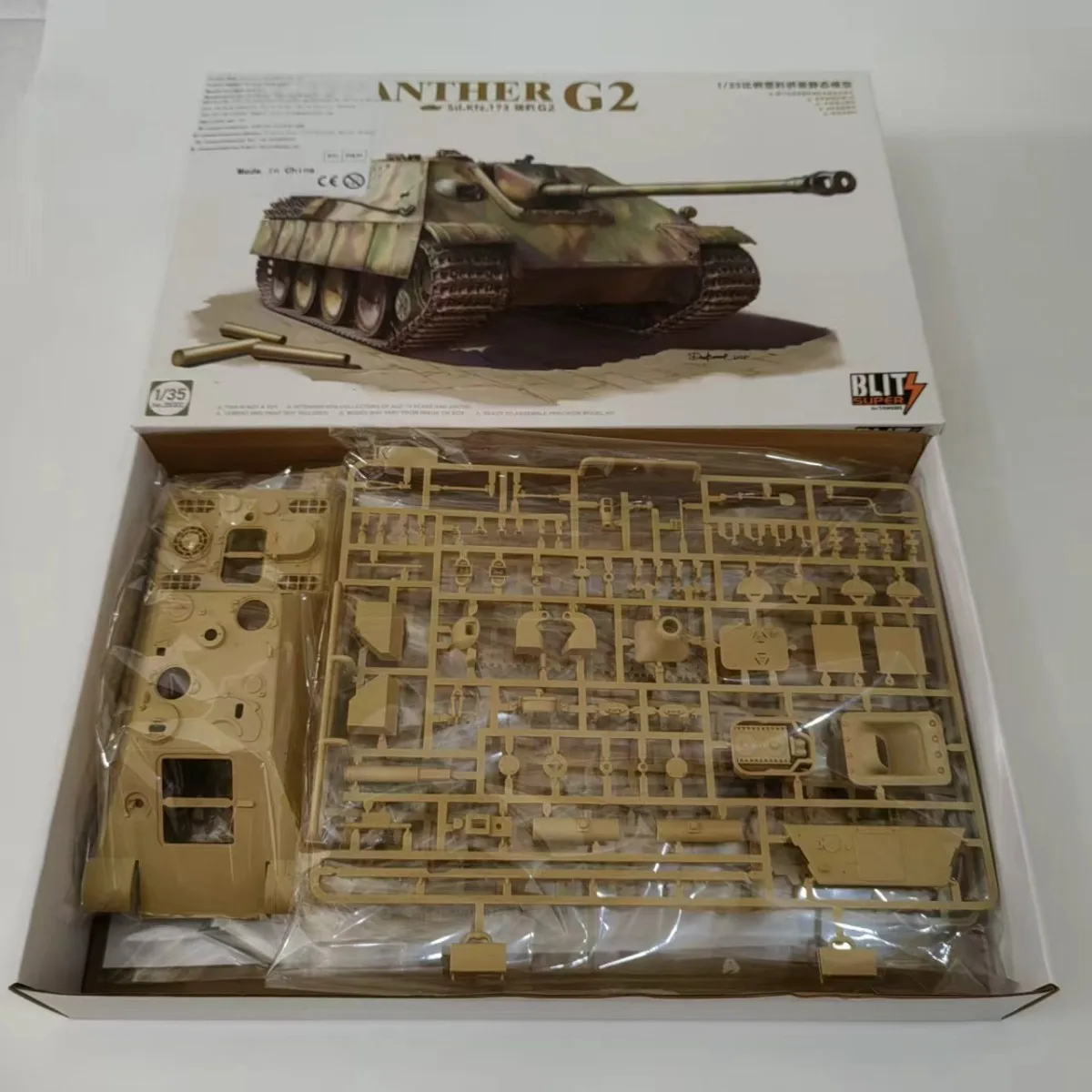 

Пластиковая модель TAKOM, игрушечный танк, МОДЕЛЬ 35002, Германия Jagdpanther G2 (Sd.Kfz.173), уничтожитель танка, комплект модели сборки 1/35, комплект