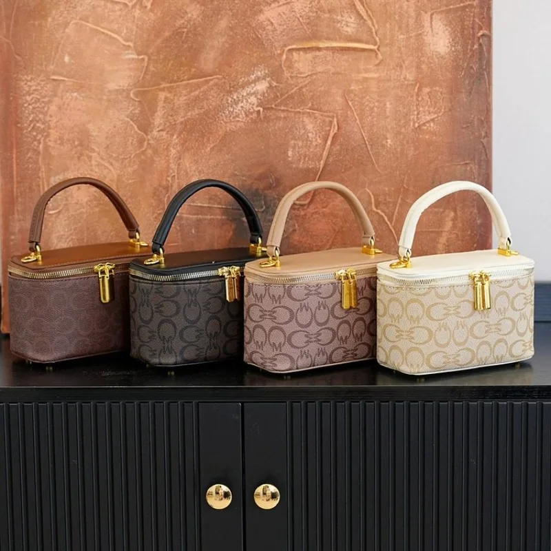 

Fashionable Trendy Minimalist Vintage Diaper Bag For Women Designer Leather Tote With Elegant Classic Style And Crossbody