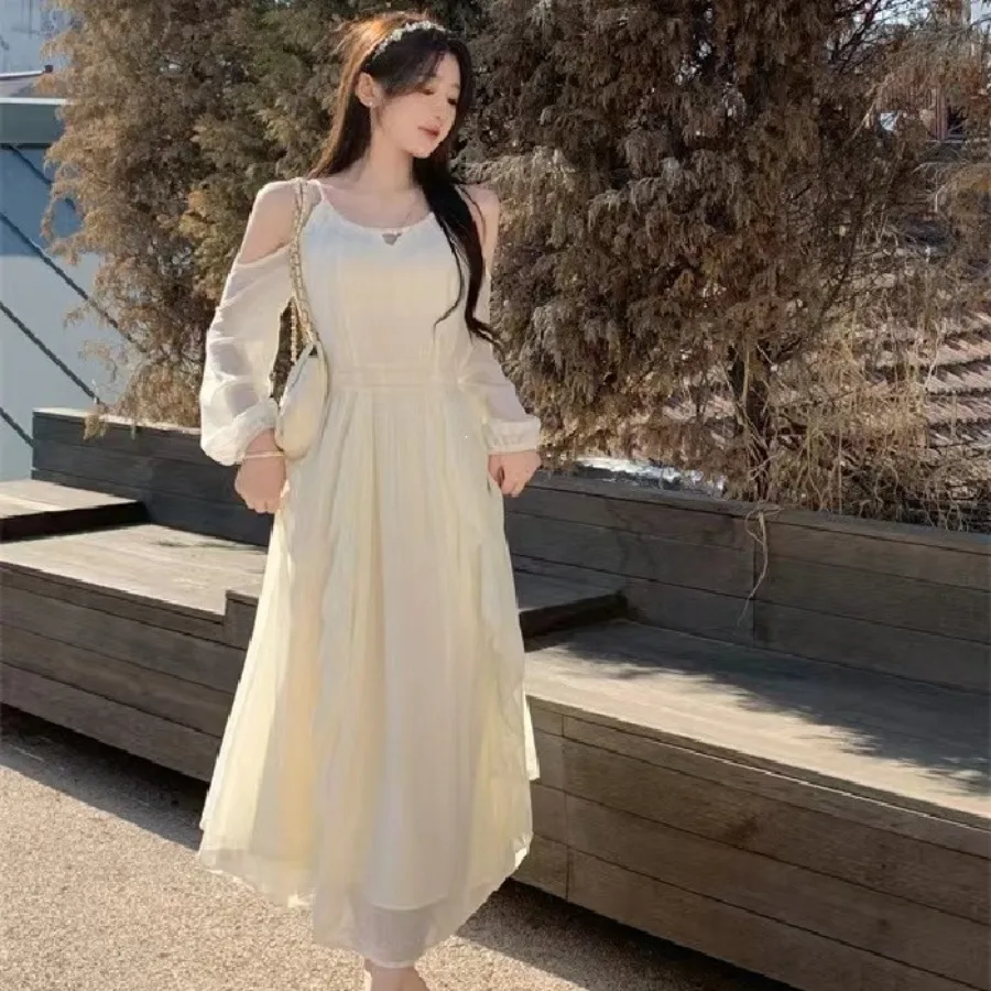 

【New style】Beautiful design, super-immortal off-the-shoulder long-sleeved dress, new style, chic waist, slimming, flounce long