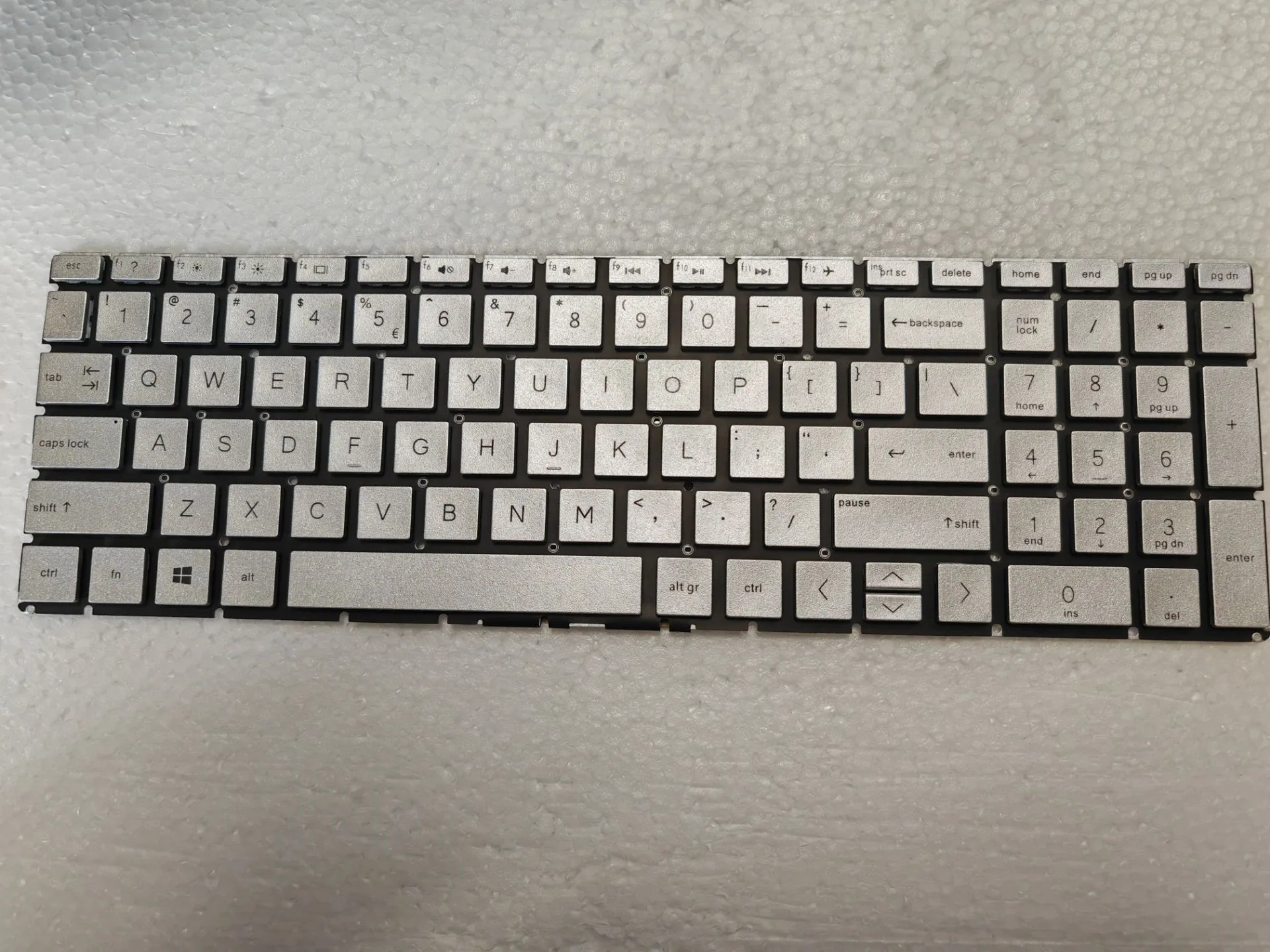 

New For HP 15-db 15-dw 15-du 15s-du 15-dy TPN-C139 Keyboard US No Backlit Silver