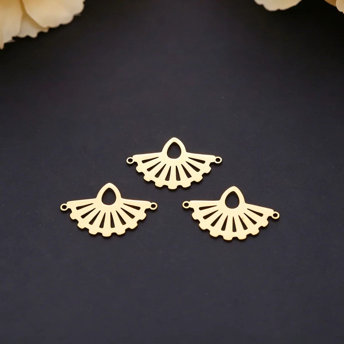 3pcs Hollow Fan Shape diy Craft Earrings Fashion Pattern Charm For Jewelry Making Necklace Stainless Steel Pendant Accessories