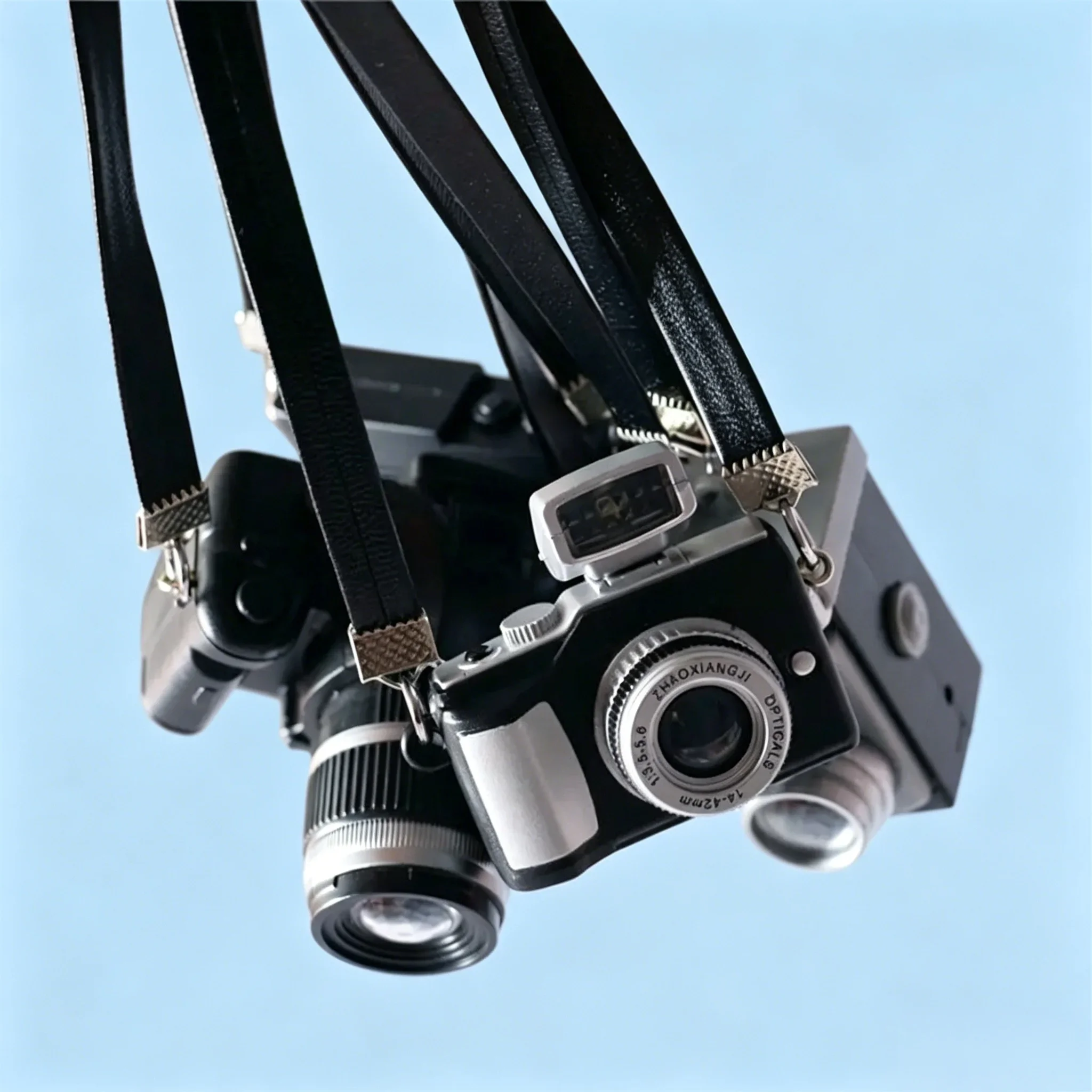 Mini Digital Camera for 17cm Doll, Multicolor Plastic Dollhouse Camera with Shutter Flash and Belt, Doll Gift Accessory