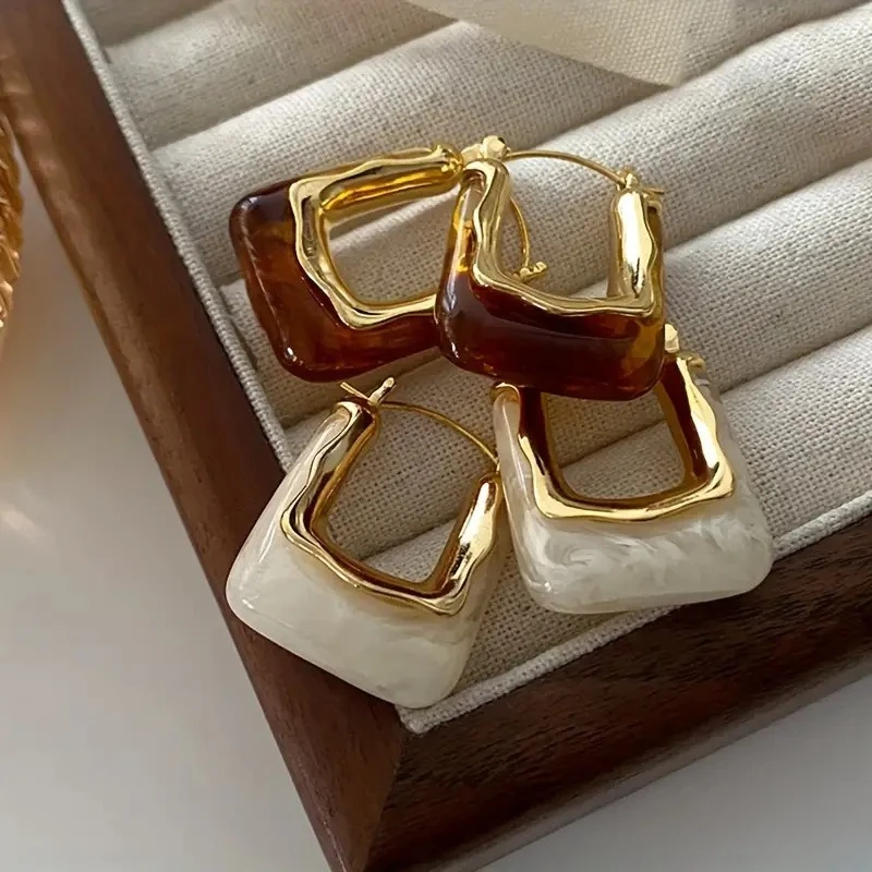 Vintage U-Shaped Hoop Earrings for Women Golden-Tone Finish & Resin Inlay Stylish Earring Party Fashion Jewelry Accessories Gift