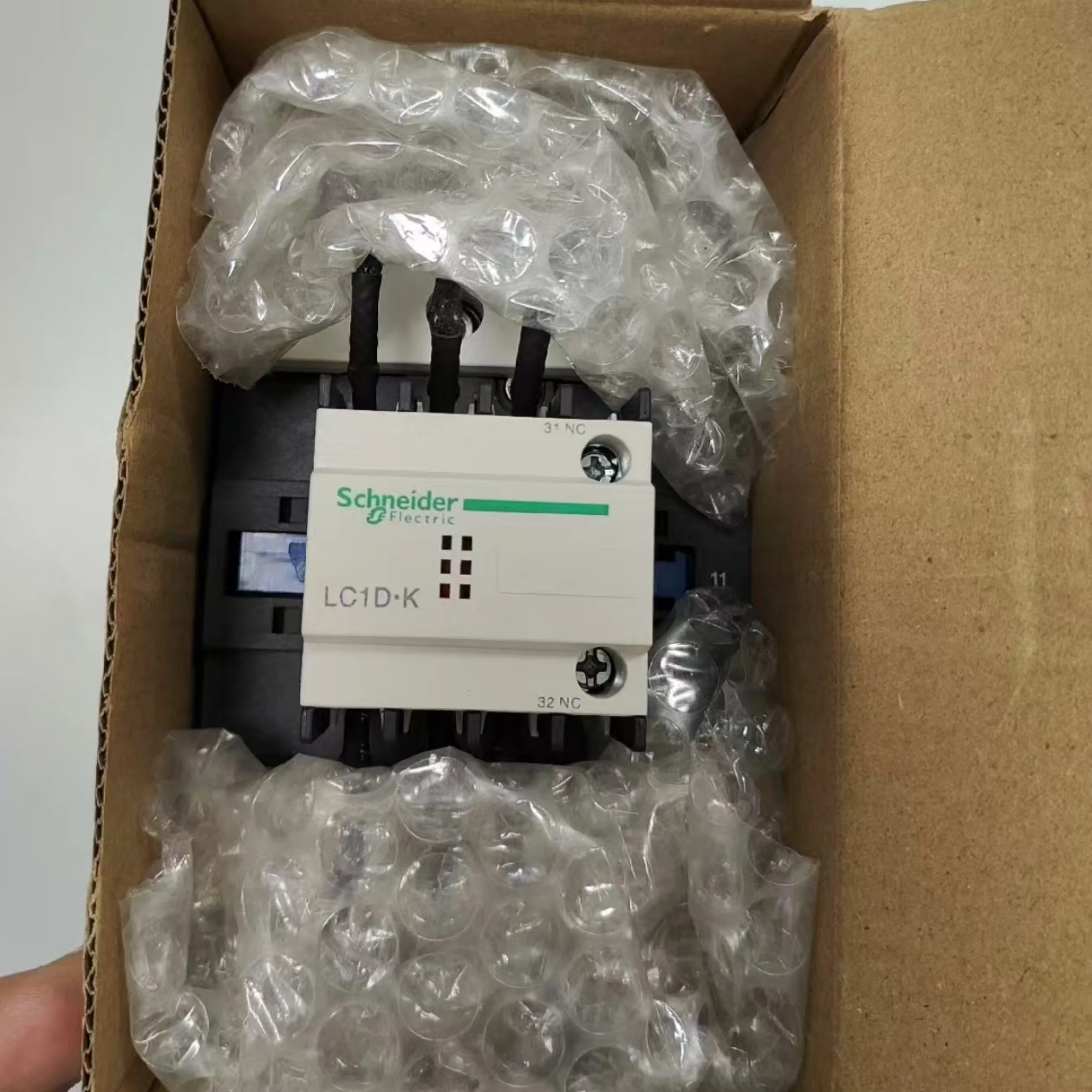 

LC1DWK12M7C Capacitive contactor brand new