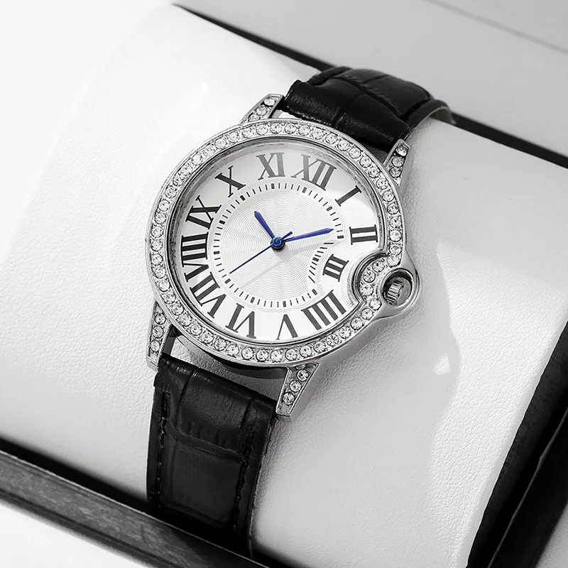 Relógio feminino moderno e moderno com pulseira de couro com incrustação de diamante, barril de vinho com diamante de água, relógio de quartzo feminino