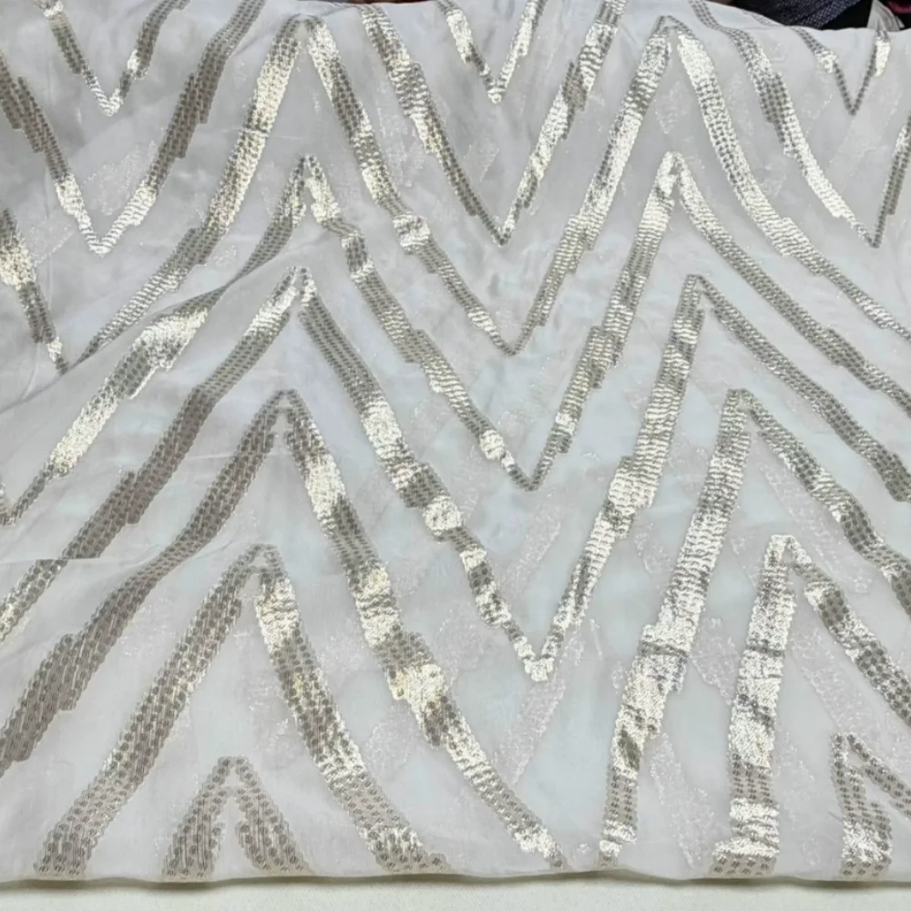 Modern Newest Geometry Wave Shiny White Lurex Silk Metallic Fabirc for Breathable Girl Party Evening Dress Robe