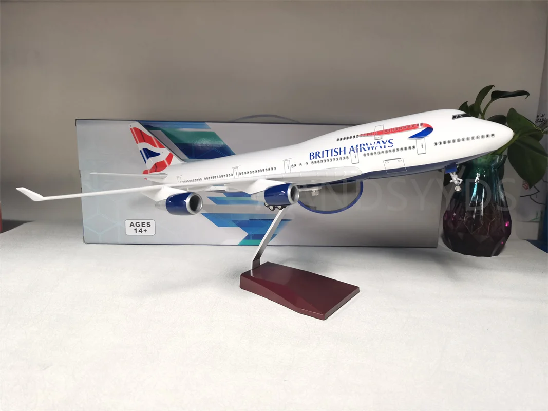 

Литой под давлением самолет в масштабе 1:150 Boeing 747, миниатюрный самолет British Airways со светодиодной подсветкой на колесах для сбора