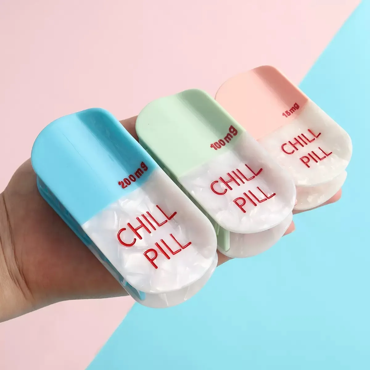 Clipe de garra da série médica de coração de pílula de bloco de cores |   Clipe de tubarão de desenho animado |   Acessório de cabelo de rabo de cavalo meio-up de última geração