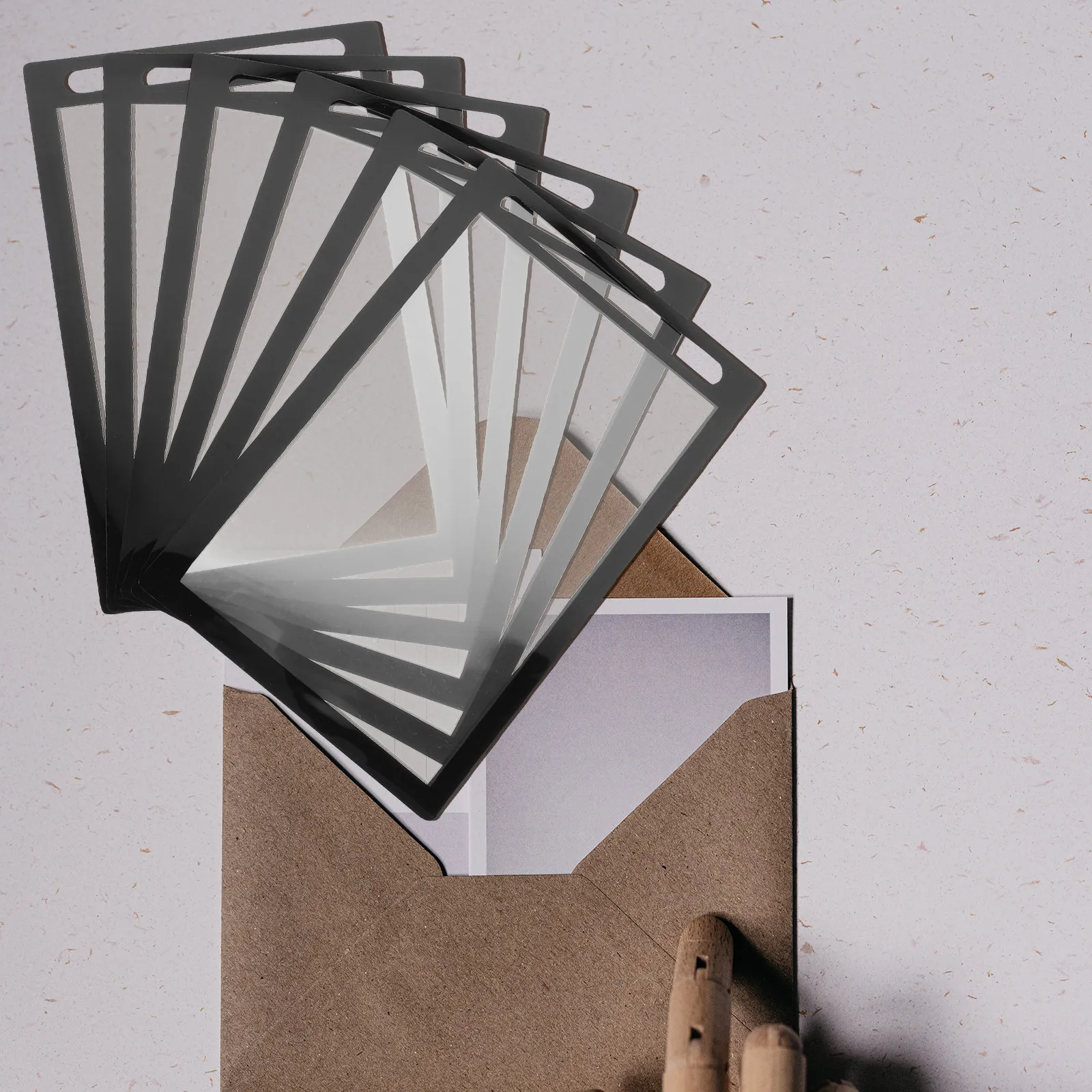 6-unidades-de-capas-protetoras-para-cartoes-com-suporte-de-plastico-rigido-cor-preta-para-identificar-os-lugares-na-mesa