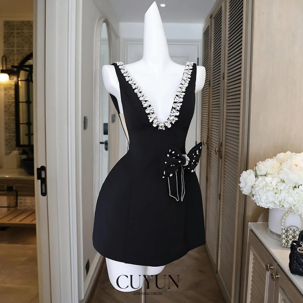 

CUYUN Mini Prom Dresses V-Neck Sleeveless Bow Beading Homecoming Dresses Customized Luxury Party Gown for Special Occasion