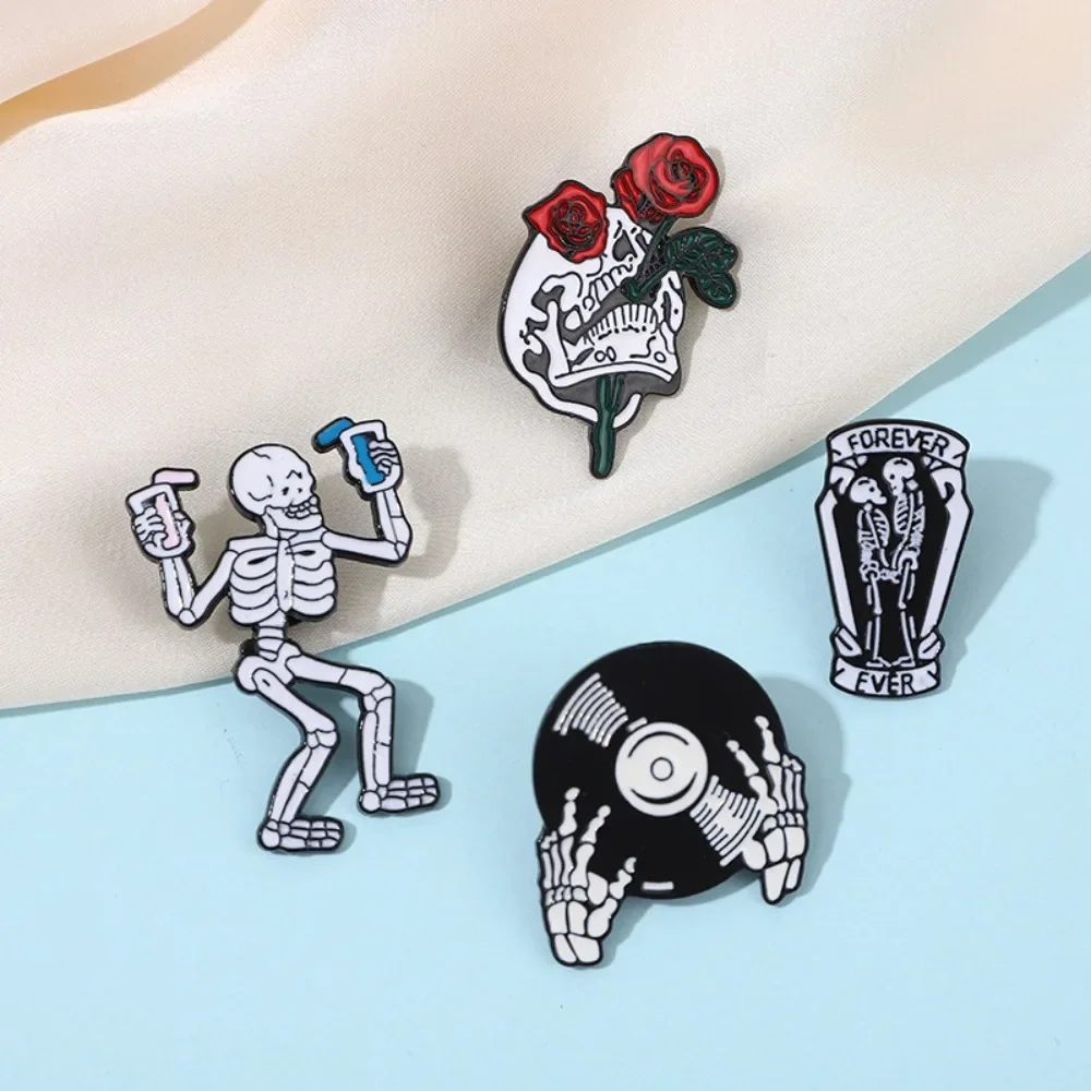 

Gothic Vintage Halloween Lapel Pins Spooky Punk Cartoon Metal Brooch Slap-up Creative Ghost Enamel Pins Holiday Decoration