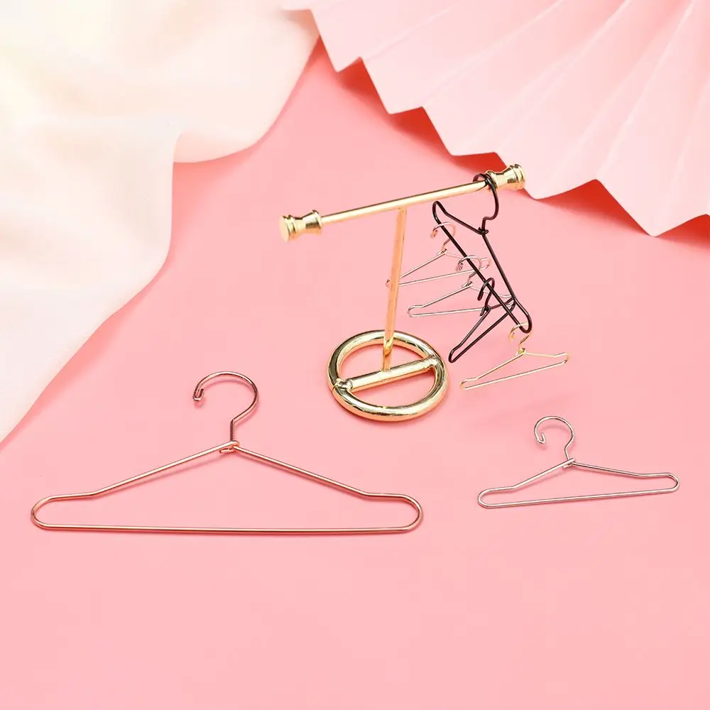 10Pcs Cute Mini Hangers Metal Doll Dress Clothes Stand for Organizer Doll Clothing Miniature Hangers Dollhouse Decorations