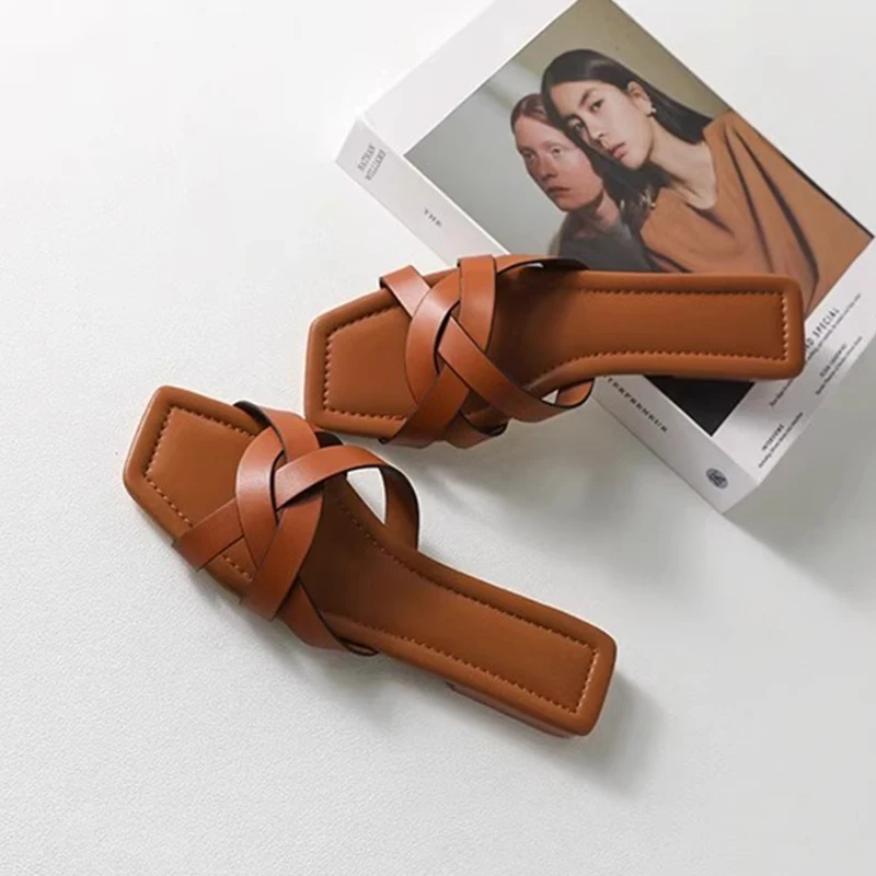 2026 New French Flat Slippers Women Summer Outdoor One-Strap Slides Luxury Designer Roman Sandals Trendy Beach Sea Side Shoes