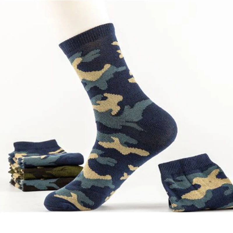 5 paia primavera e autunno uomo calzini a tubo medio di alta qualità Camouflage verde militare comodi calzini di cotone addensato militare caldo