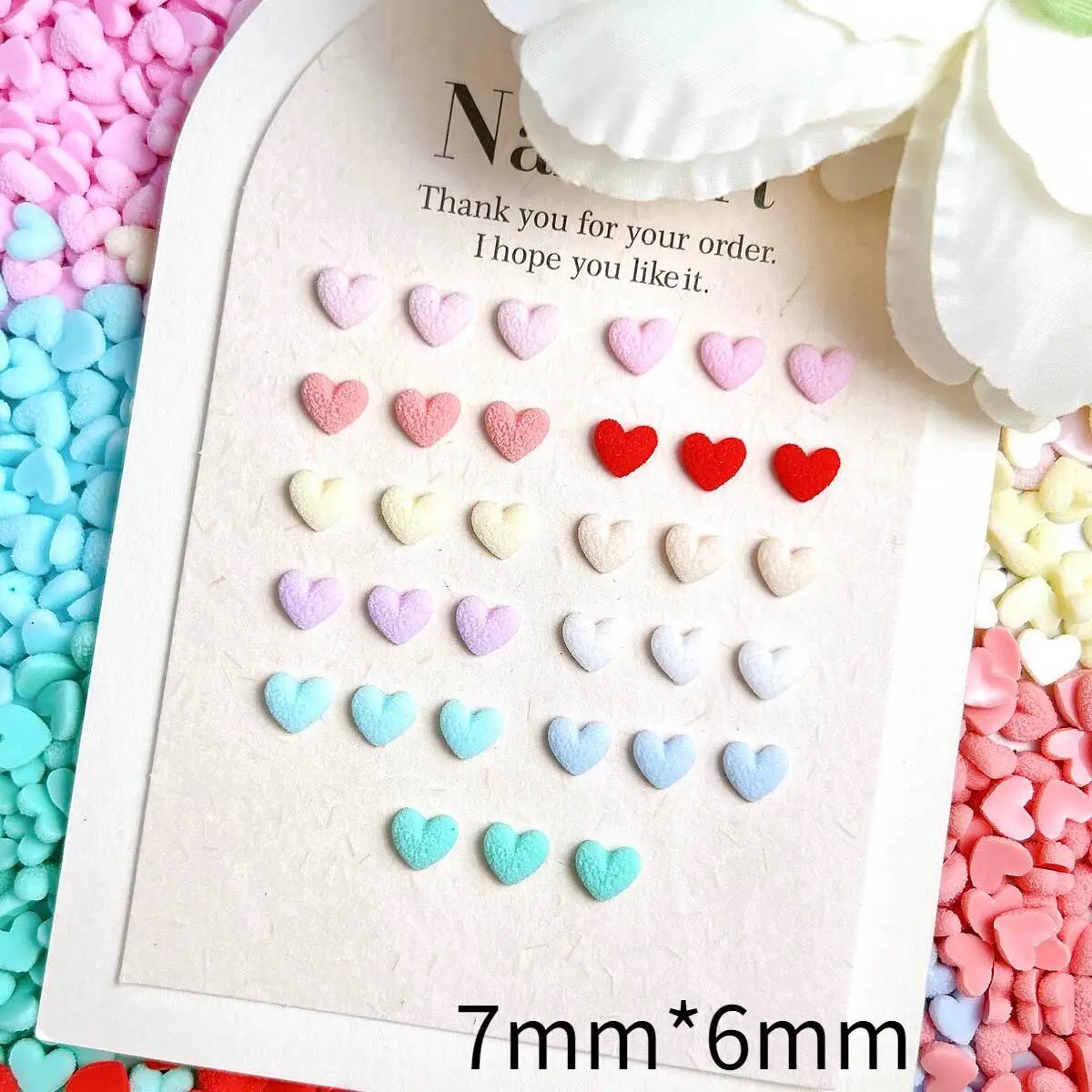 50 個かわいい漫画暗闇で光る樹脂ハートネイルチャームマカロンカラーハートネイルアートデコレーションマニキュア DIY アクセサリー