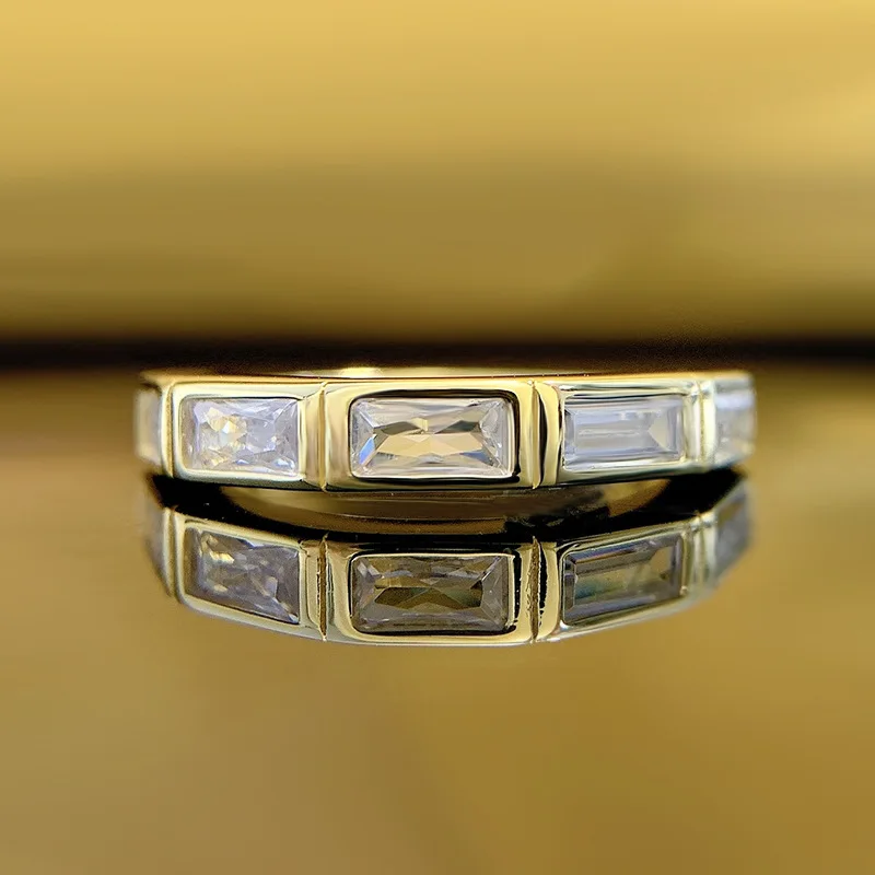 

The new Wish style 2.5 * 5mm rectangular zircon ring with gold plating is popular across European and American borders