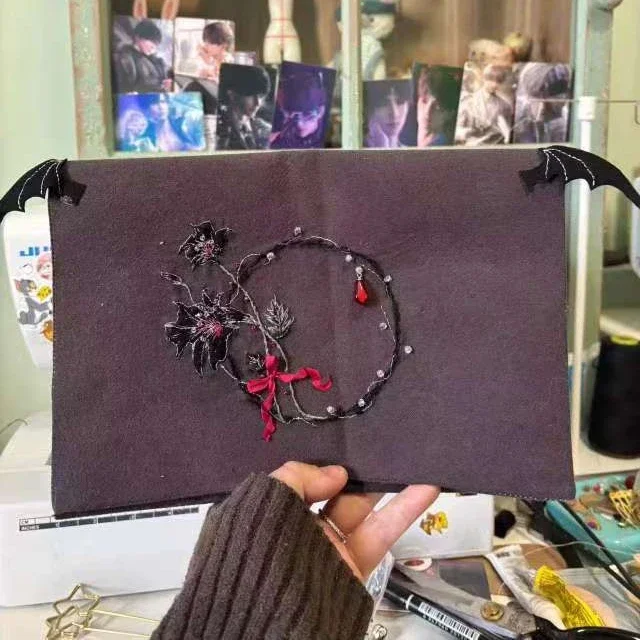 

Love and Deepspace Anime Sylus Dragon Cosplay Hand Embroidery Fabric Bag Cartoon Datura Storage Bags Decoration Adorn Gift