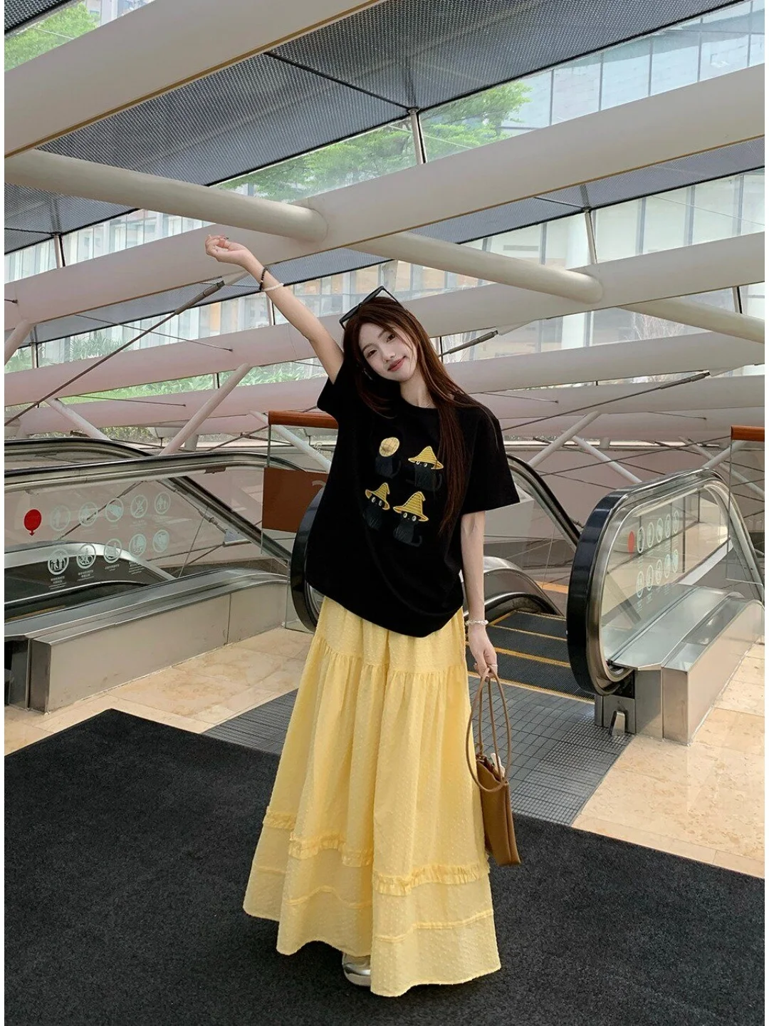 Summer Cartoon  round Neck T-Shirt Texture Embroidery Half Skirt Two-Piece Set Women's Fashion Casual Wear Breathable