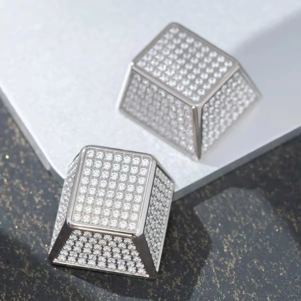 BLACKeys Titanium alloy keycaps with gemstones, featuring star-shaped design.