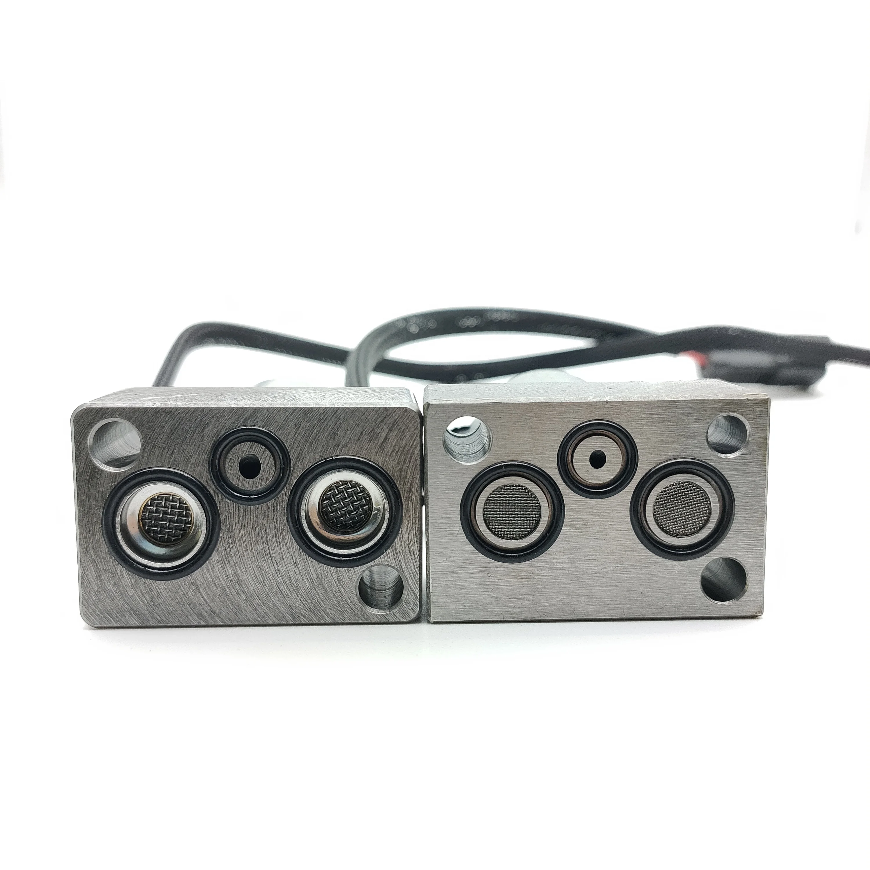 

702-21-57400 Для гидравлического электромагнитного клапана Komatsu PC200-7 Гидравлический электромагнитный клапан пилотного клапана экскаватора