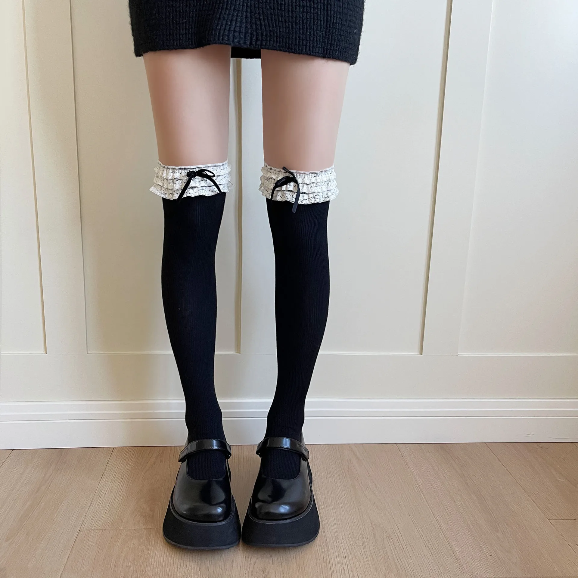

Winter New Lace Lace Ladies Knee Socks Japanese Ins Flocking Bow Girl Boots Korean Cute Warm Cotton Calf Stacked Socks