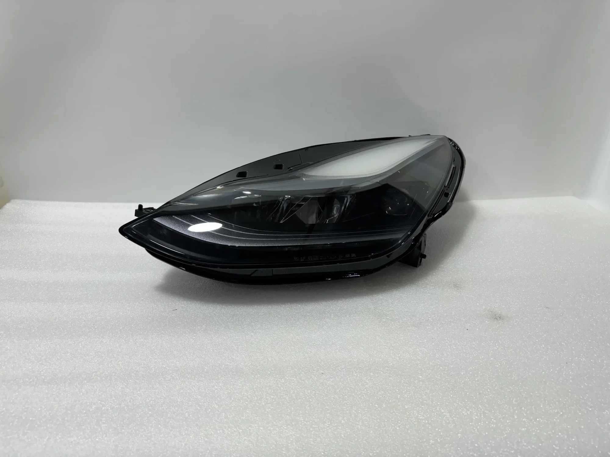 Suitable for Tesla Model 3 LED Headlights Car Lighting System Original Headlights