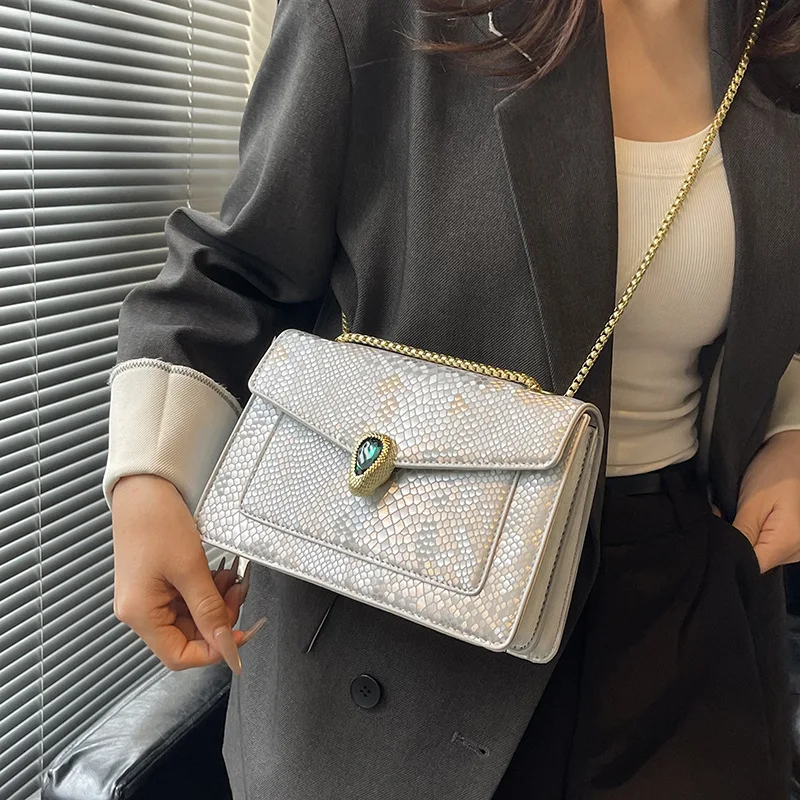 

‌2025 Retro Snake Print Shoulder Bag - Diamond Accent Chain Crossbody Bag for Women‌