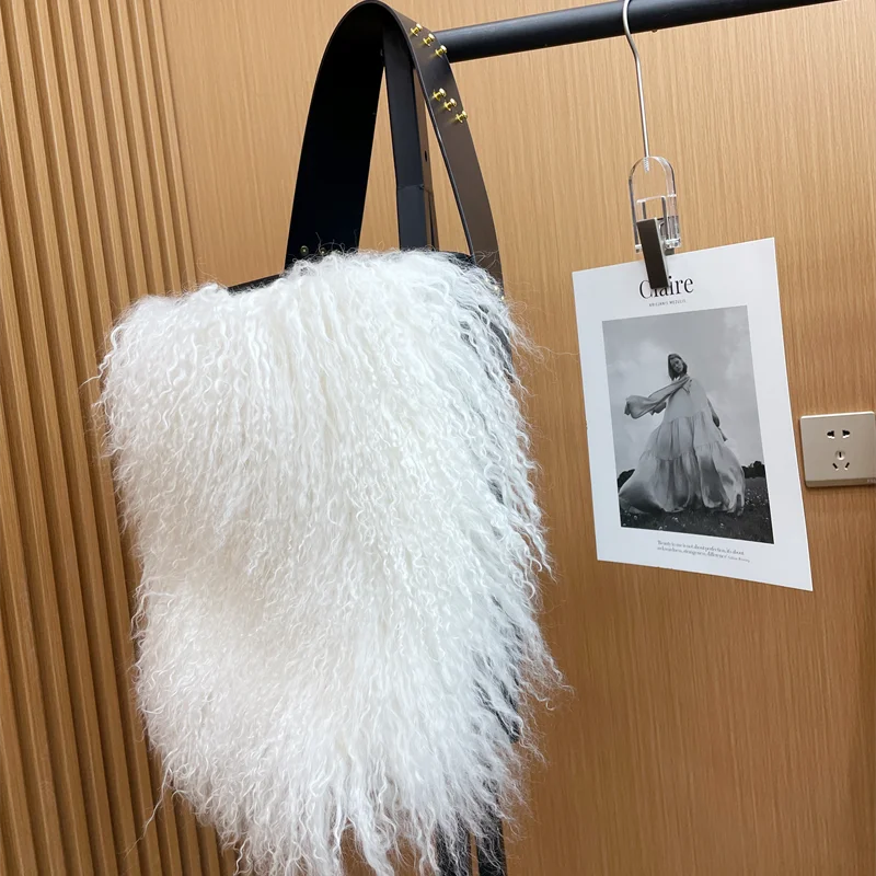 Women's Premium Elegant Fur Handbag High Quality Beach Wool Fur Handbag Luxury Large Capacity Plush Square Bag