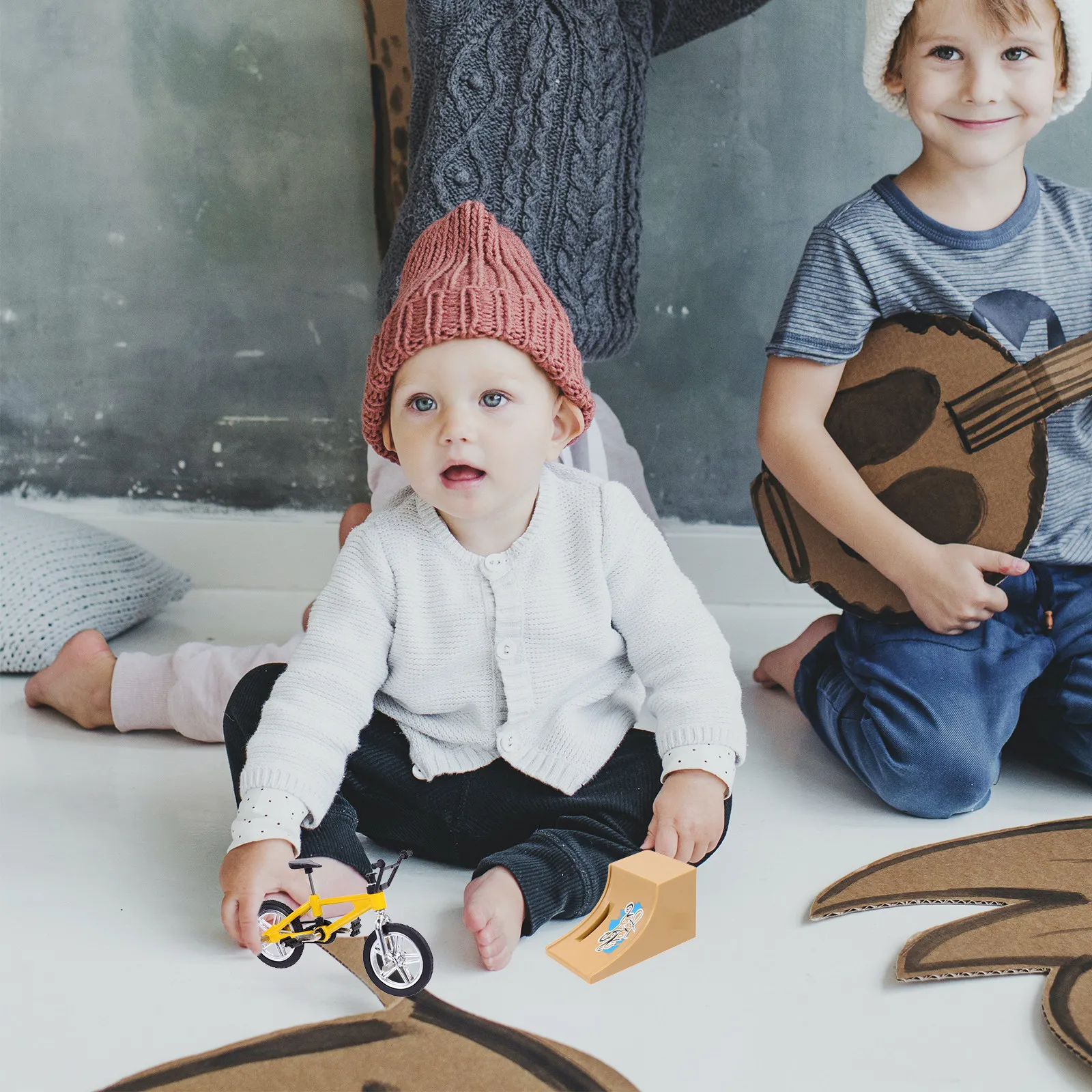 

1Set Mini Finger Skateboard Bike Scooter Ramp Multi Functional Stress Relief Fingertip Sports Entertainment Educational