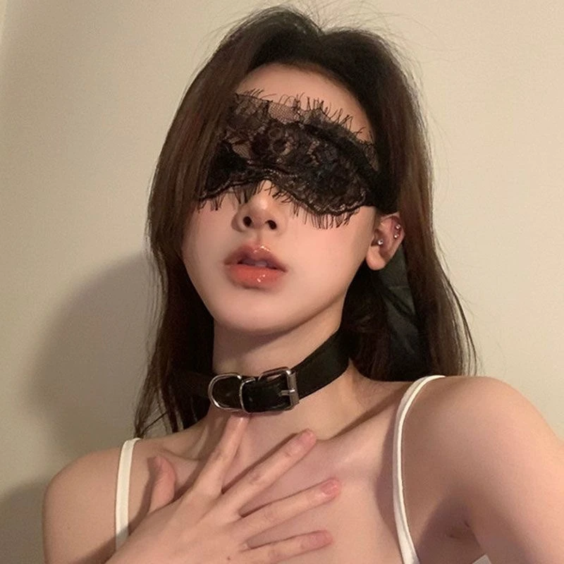 1pc Lady Sexy Lace Eye Mask Blindfolds Black White Cutout Patch Blindfolds Exotic Apparel Style Clothing for Female Hollow Game